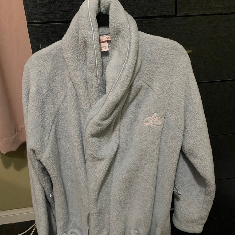 Victoria’s Secret Pastel Blue Robe - Picture 5 of 8